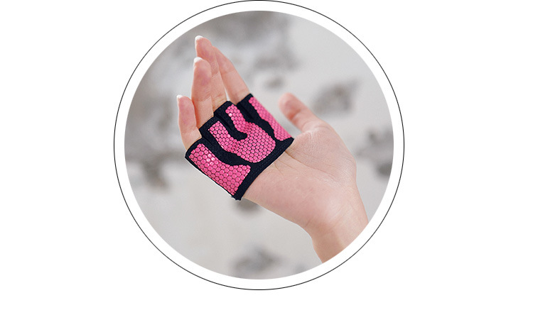CCS của phụ nữ không trượt bốn ngón tay găng tay thể dục trên không găng tay yoga bảo vệ nửa ngón tay nửa palm găng tay thể thao mặc găng tay làm vườn