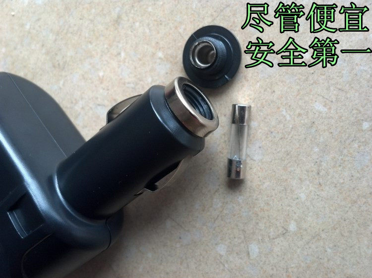 Guangdong Free Shipping Car Cigarette Lighter One Point Two One to Two 12V Cigarette Lighter Car Two Hole Socket 24V Black Matte