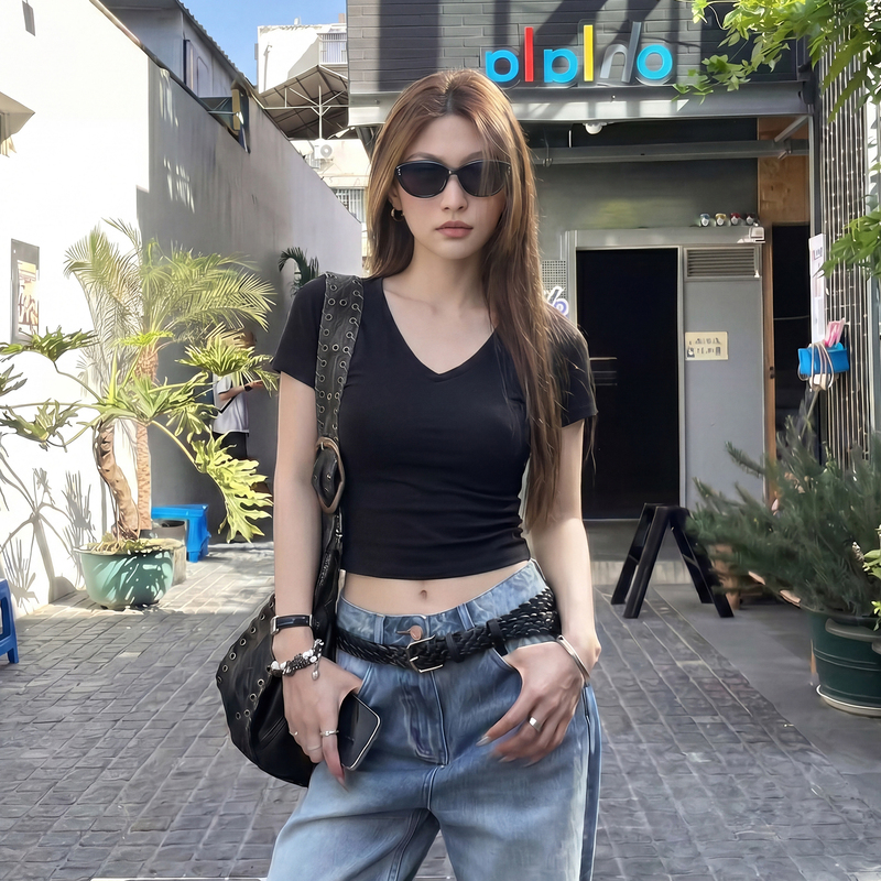 Pure Cotton Black V-Neck Short-Sleeved T-Shirt for Women, Summer 2026 New Style, Slim Fit, Flattering, Regular Shoulder, High-Waisted Top Pure Cotton Black V-Neck Short-Sleeved T-Shirt for Women, Summer 2026 New Style, Slim Fit, Flattering, Regular Shoulder, High-Waisted Top