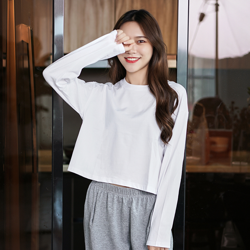 White Round-Neck Loose Long-Sleeve T-Shirt for Women 2026 New Short Style Base Shirt Pure Cotton Early Autumn Short Top for Wearing Alone White Round-Neck Loose Long-Sleeve T-Shirt for Women 2026 New Short Style Base Shirt Pure Cotton Early Autumn Short Top for Wearing Alone