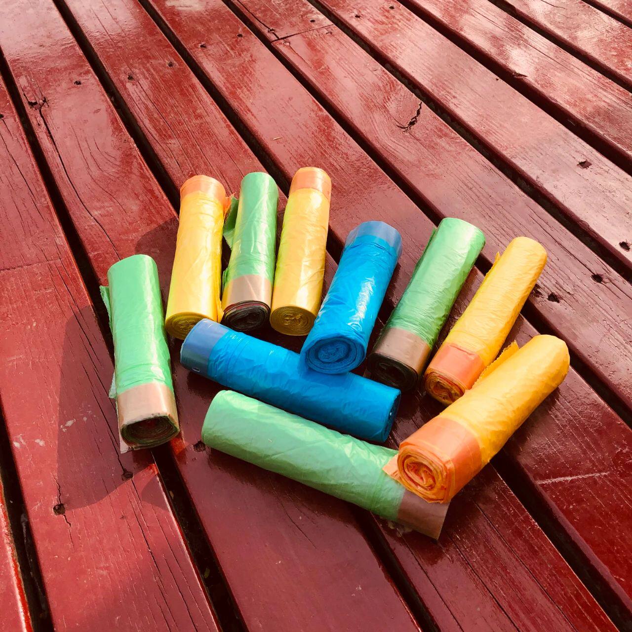 Rope-drawing type garbage bag automatic close-up portable office for home use