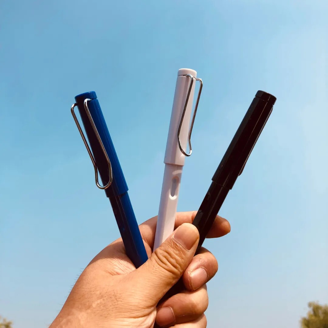 Super big gift package foreign trade unigeneration factory to ship a pack of three pens and add 50 ink cartridges