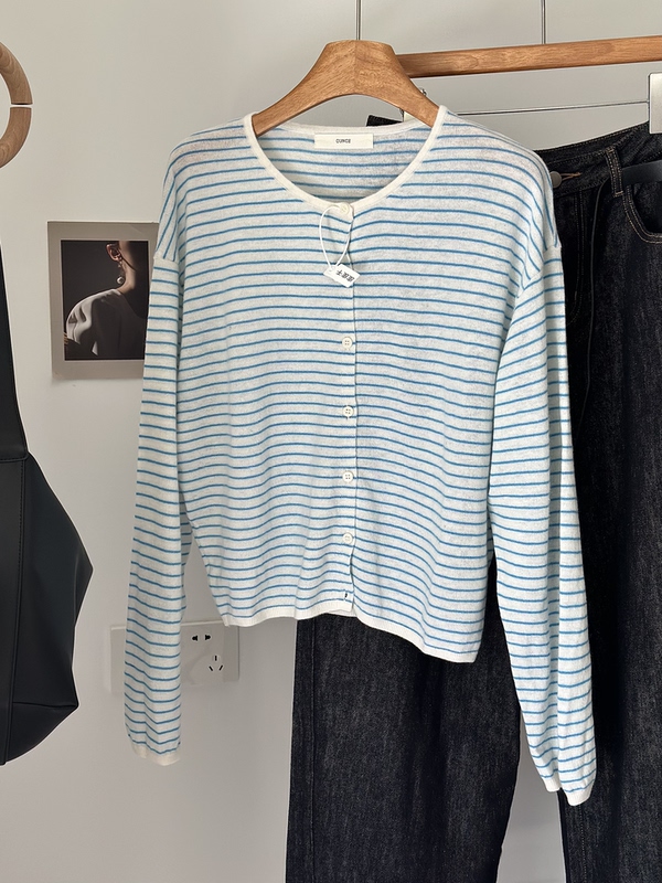 Three | New Korean Style Versatile 100% Wool Striped Cardigan Knitwear Three | New Korean Style Versatile 100% Wool Striped Cardigan Knitwear