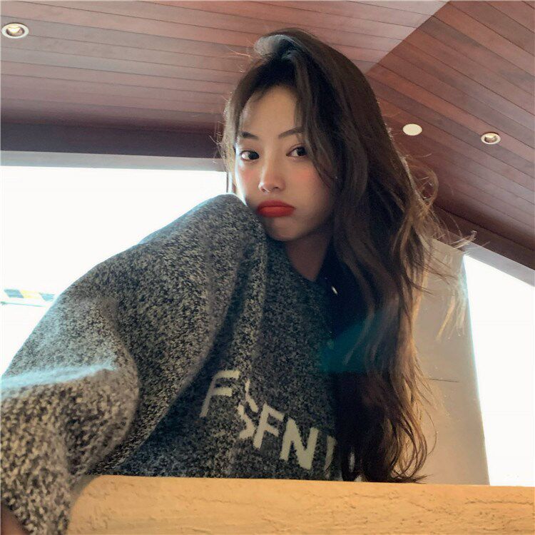 Pregnant women's sweater autumn and winter 2022 fashion style Korean version with foreign style age-reducing sweater thickening hot mom to wear outside during pregnancy