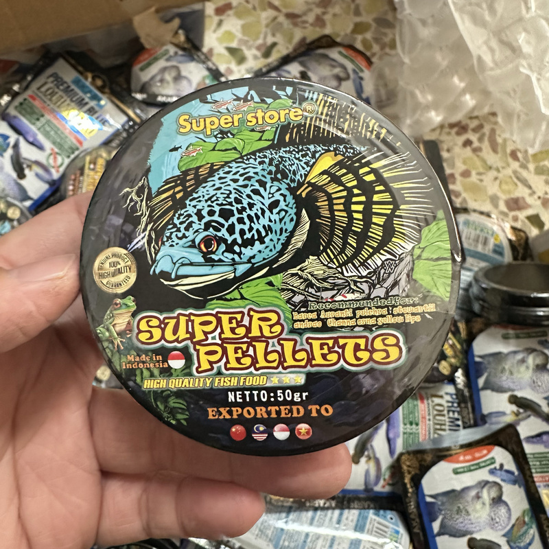 Indonesian Arowana Fish Are Suitable for Indonesian Blue-Enhancing Feed, High-Calcium Feed for Enhancing Yellow and Red Color, and Frog Feed for Promoting Fin Growth