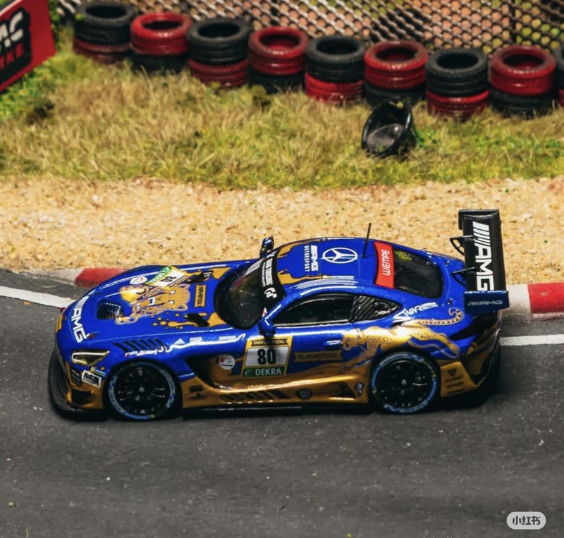 Tarmac Works1:64 Mercedes-Benz Amg Gt32026 Winner of the 24 Hours of Nürburgring Endurance Race with Championship Livery