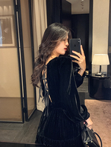 Vis gold black velvet dress womens autumn and winter design lace-up openwork big skirt a word Hepburn small black dress