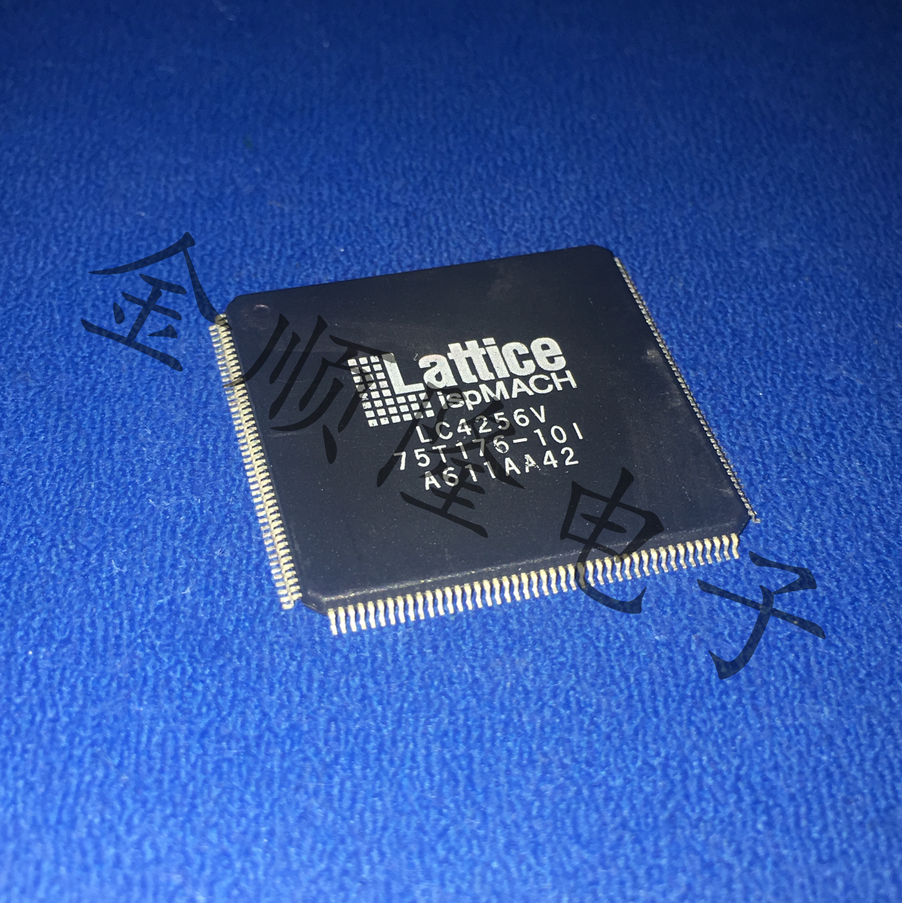 LC4256V-75T176-10I TQFP ultra-fast high-density PLD patch in kind shooting