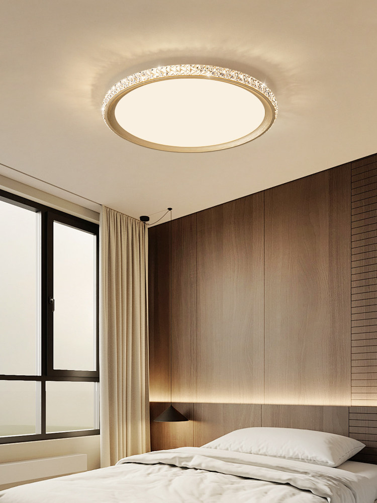 Modern Light Luxury Crystal Bedroom Lamp Scandinavian Elegant Designer Round Master Bedroom Study Lamp Warm Home Wedding Room Lamp