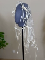 Бежевая кружевная вуаль