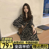 Fa-style temperament black V collar crushed flower one-piece dress 2022 Early spring new womens small crowd design sensational dress