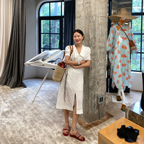 WXLSTUDIO 2020 new French dark relief flower white dress goddess fan temperament Medium-length dress