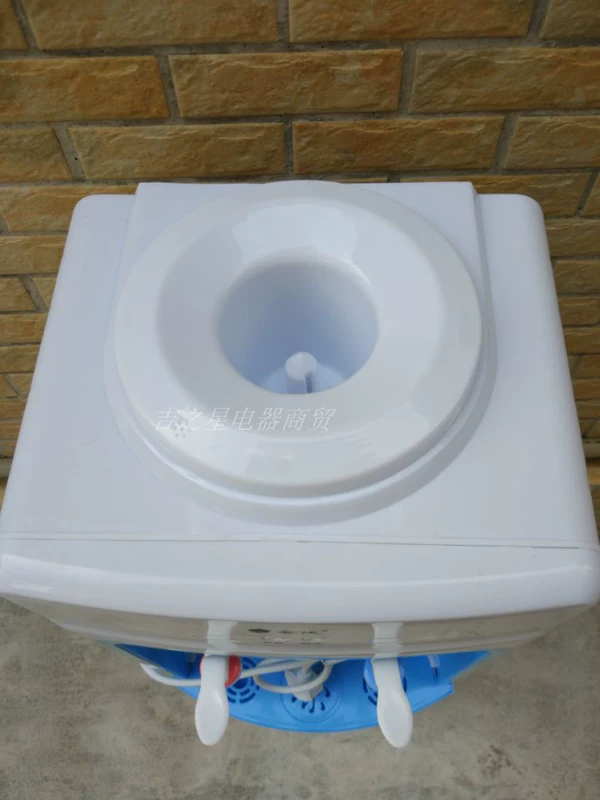 Nước đá nóng lạnh thẳng đứng hộ gia đình nước đóng chai máy màu vỏ mới tự động xô nước ấm thẳng uống nước tiết kiệm năng lượng - Nước quả
