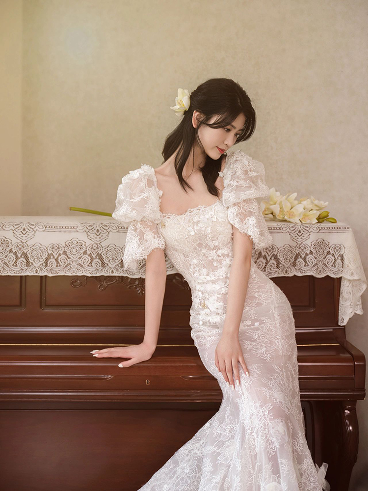 Fish -tail wedding dress 2024 new retro lace winter Fish -tail wedding dress 2024 new retro lace winter