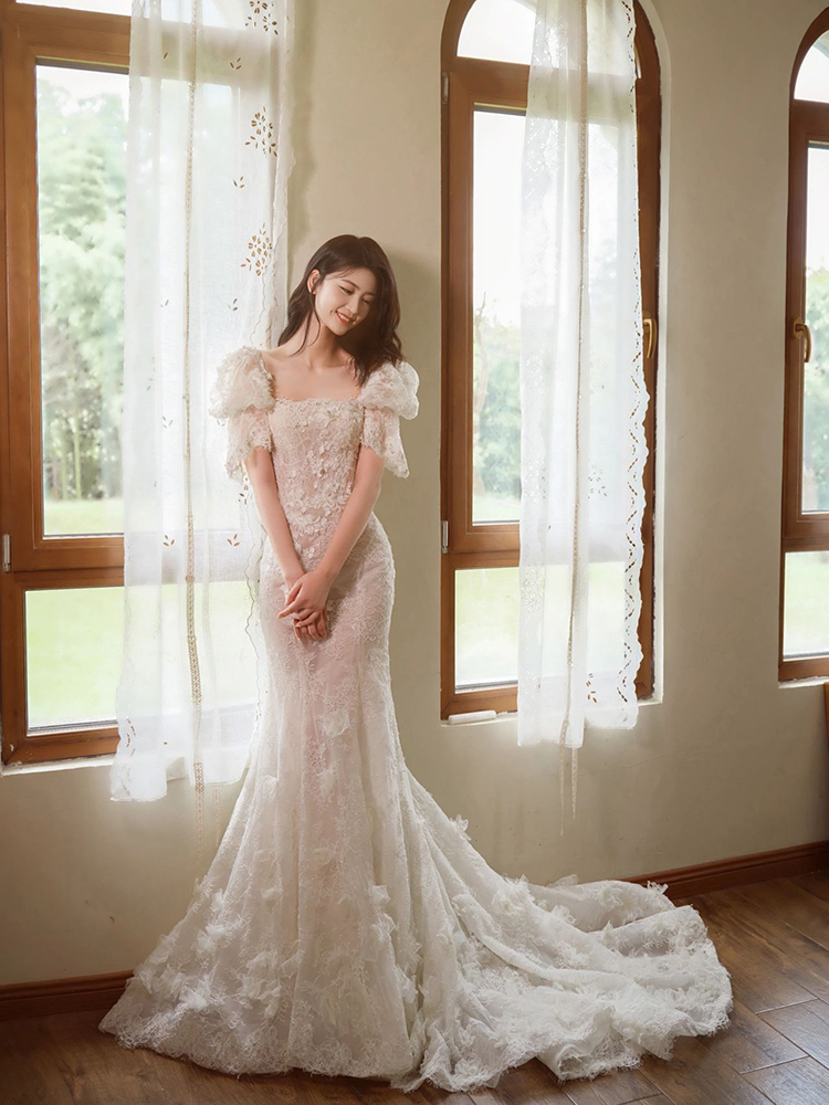 Fish -tail wedding dress 2024 new retro lace winter Fish -tail wedding dress 2024 new retro lace winter