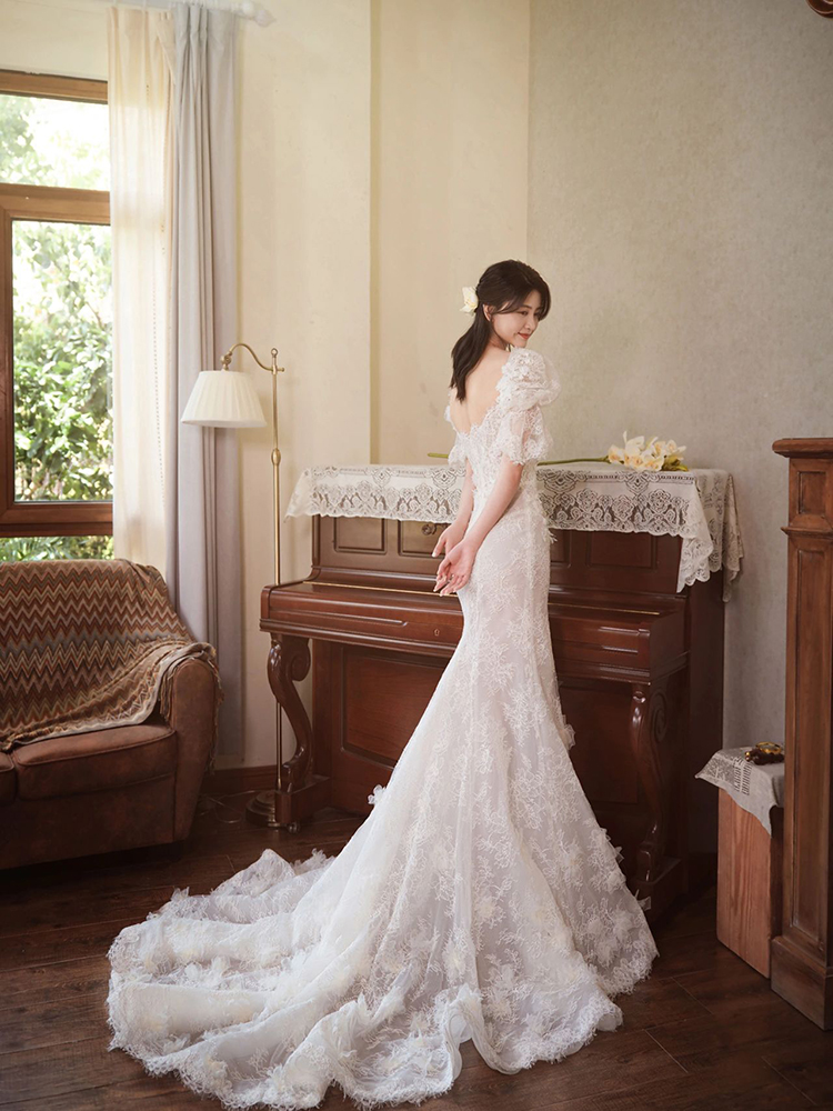 Fish -tail wedding dress 2024 new retro lace winter Fish -tail wedding dress 2024 new retro lace winter