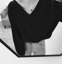 Big cute early autumn new my collarbone can raise fish~ Thin loose v-neck solid color cotton long-sleeved T-shirt top