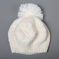 Белый, стили и детали различаются, отправляются случайным образом.