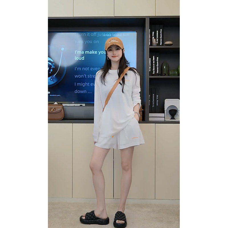 Little Good Boy Escape X Cool Feeling Set! Round Neck White Set with Orange Lettering Top and Orange Shorts M8639