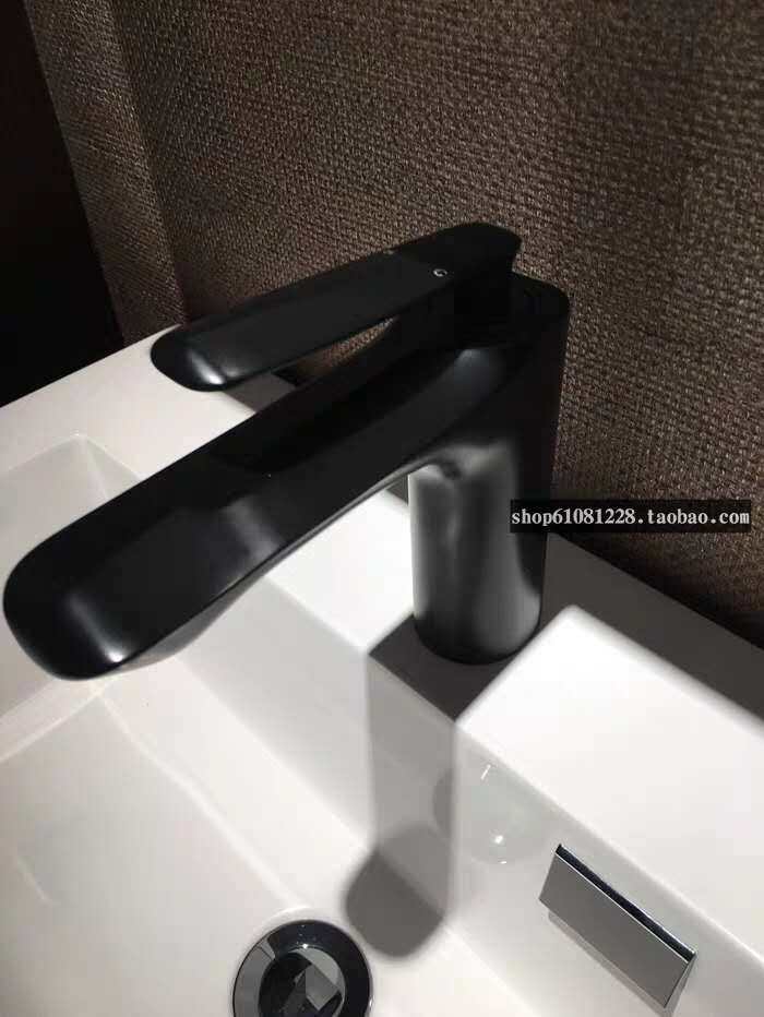 The Black Dragon Head of the EuroLiza.