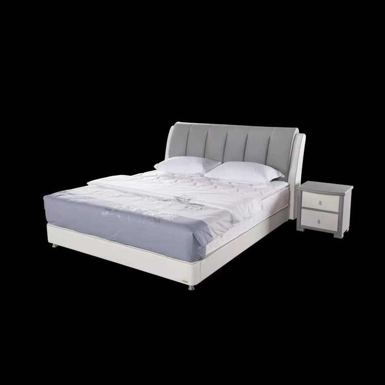 Wei Lan and a water cloud (mattress) Jinanna C (leather bed)