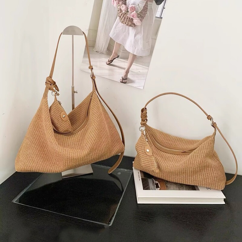 Raffia Woven Bag Armpit Tote Bag Women's Large Capacity Casual Holiday Style Straw Bag Cowhide Crossbody Dumpling Bag