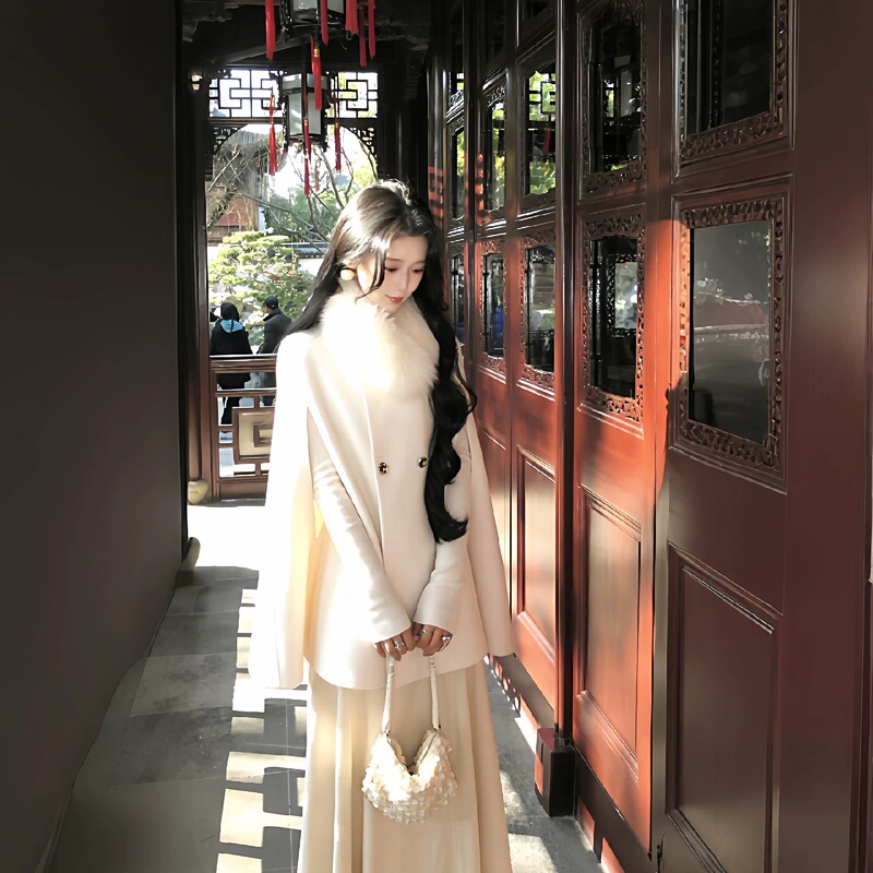 Fox Fur Off-White Double-Sided Cashmere Coat for Women, Short Cape with Fur Collar, Elegant Woolen Coat, Winter 2026 Fox Fur Off-White Double-Sided Cashmere Coat for Women, Short Cape with Fur Collar, Elegant Woolen Coat, Winter 2026