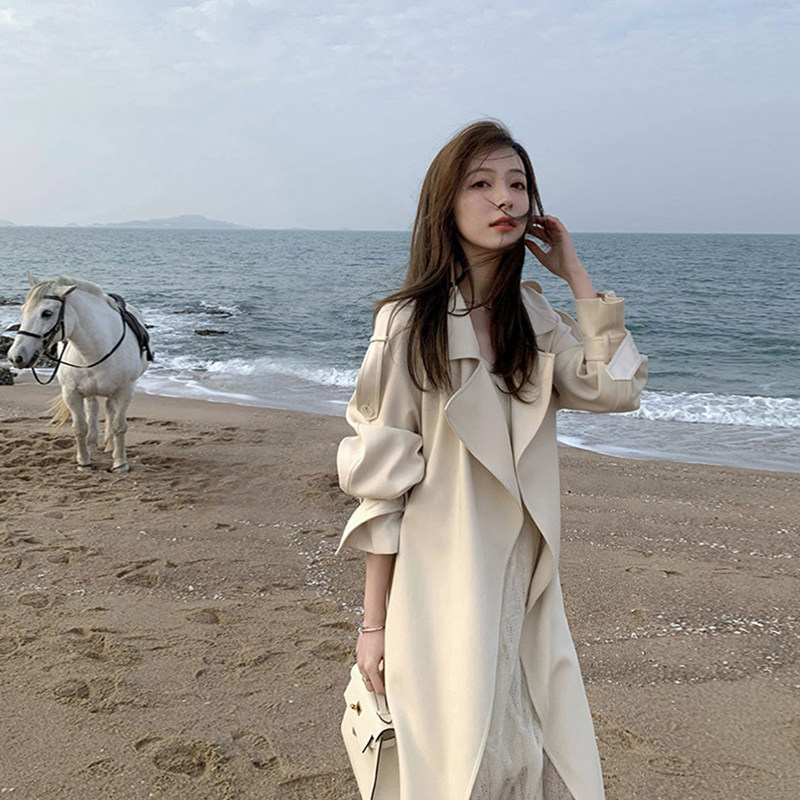 Wind coat jacket woman 2022 new spring and autumn chic medium long version design sensation this year the popular coat of large coat of Korean