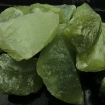 Jade raw stone wool seed material Xiuyu original stone edge material can be carved jade pendants one catty price