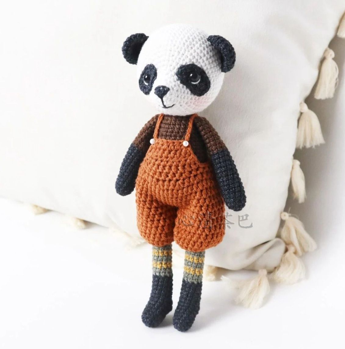 Baby bag pants panda doll crochet illustration doll crochet wool knitting handmade diy tutorial text version