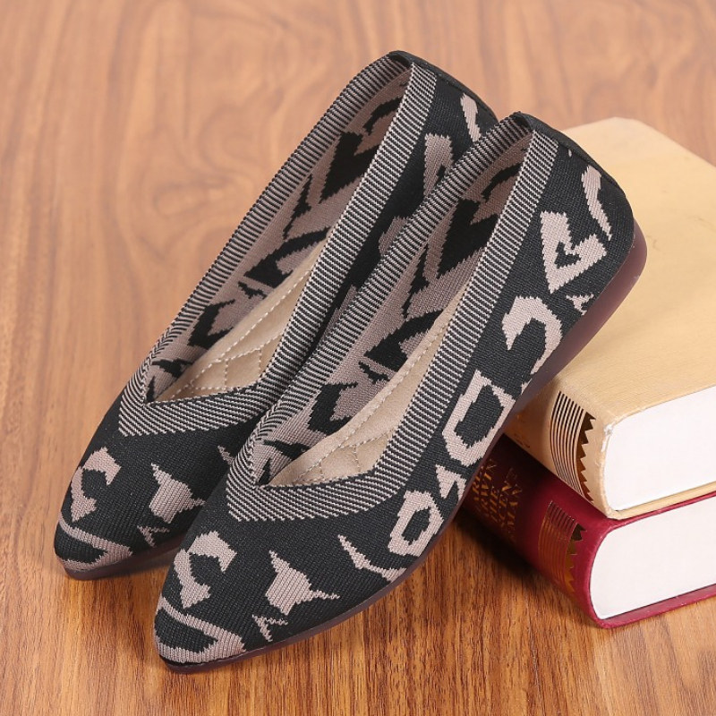 Women's old Beijing cloth shoes Mom single shoes soft bottom fashion breathable non-slip flat flat casual shoes for the elderly