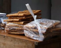  Gongcheng specialty camellia snacks Dragon and tiger drain 250 grams of fried snacks Guilin special shot four