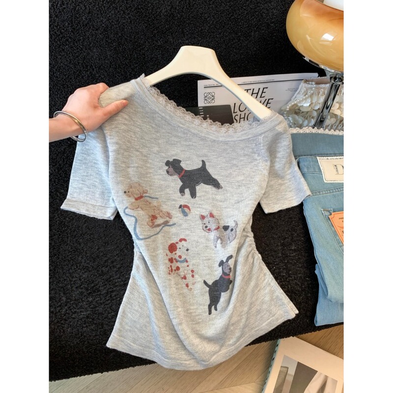 Gray Knitted Short-Sleeved Top for Women, New Summer Style, Versatile, Stylish, Slim-Fitting, Lace-Trimmed, Diagonal Collar, Printed T-Shirt Gray Knitted Short-Sleeved Top for Women, New Summer Style, Versatile, Stylish, Slim-Fitting, Lace-Trimmed, Diagonal Collar, Printed T-Shirt