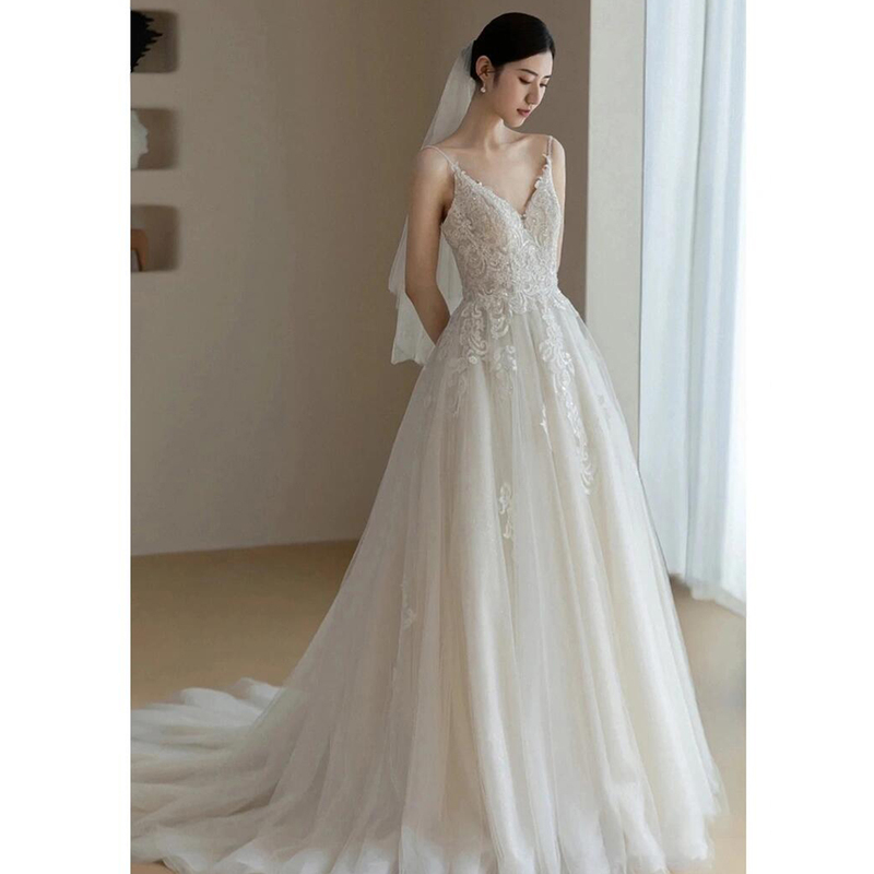 Strappy Light Wedding Dress 2026 New Style Bridal Main Gown French Simple Lightweight Going-Out Gown with a Small Train and a High-End Feel