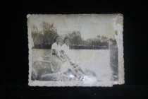 1950s Guangzhou Yuexiu Park beauty sister sights photo Old photo 121*91mm YY 1462