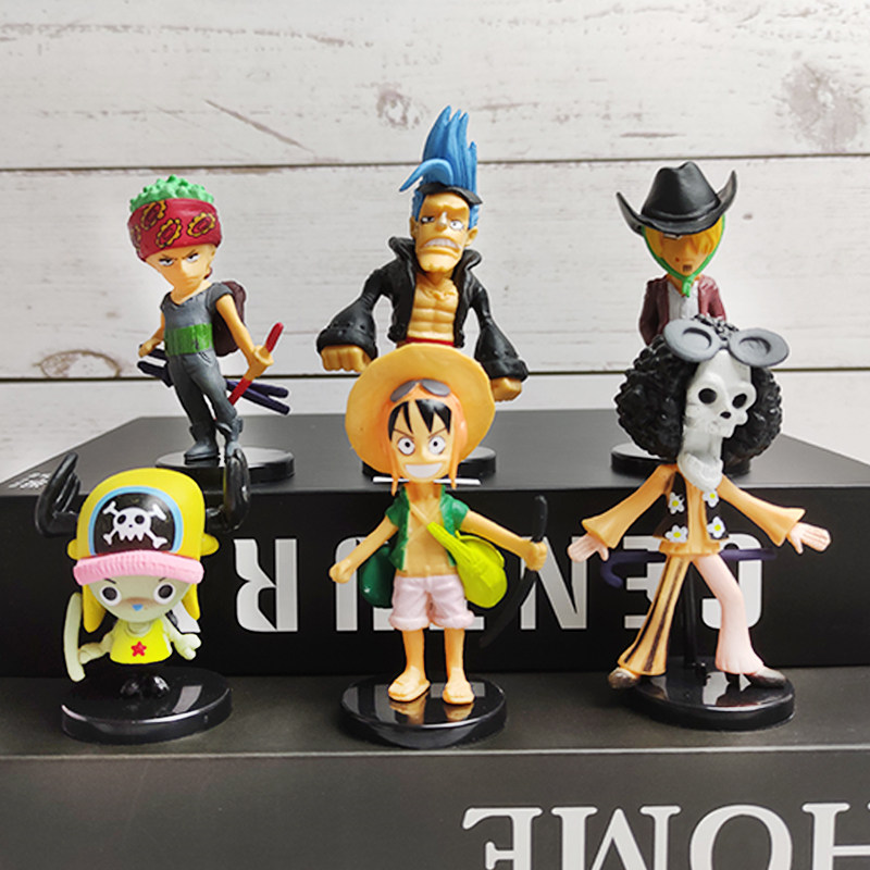 The Pirate King's Birthday Cake Decoration Fittings 6 pieces of animation around hand - handed doll models