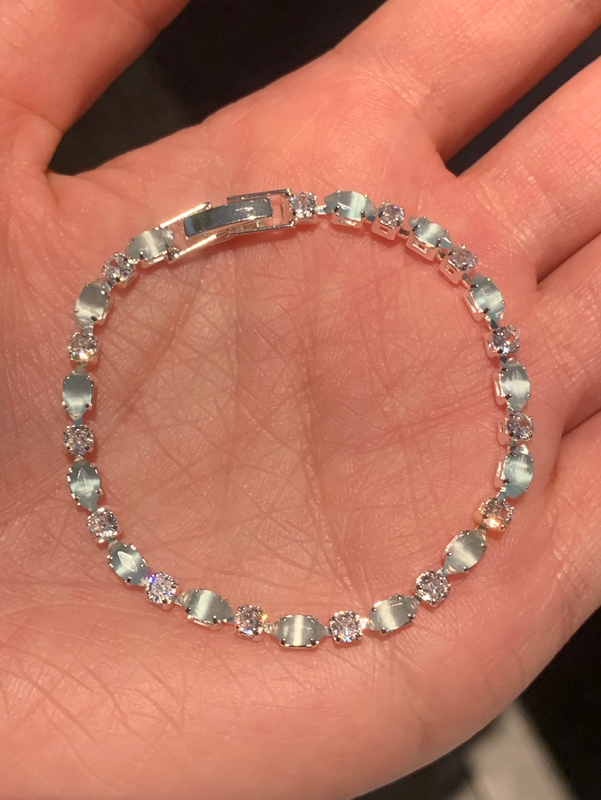 Summer Night Mint Tea Ice-Clear Cat's Eye Stone Small Square Diamond Bracelet for Women, Sparkling Spring and Summer Bracelet, Very Beautiful Hand Jewelry