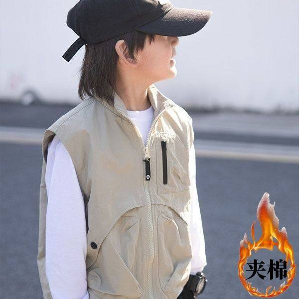 子供用ジャケットベスト、春秋キルティング2025新スタイル、ファッショナブルで万能な男の子用ノースリーブトップス、トレンディでクールな韓国スタイル。