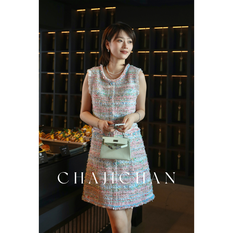 Jenny Garden's Heavy-Duty Sulischan Haute Couture Workshop Tweed Age-Reducing Sleeveless Chanel-Style Dress Jenny Garden's Heavy-Duty Sulischan Haute Couture Workshop Tweed Age-Reducing Sleeveless Chanel-Style Dress
