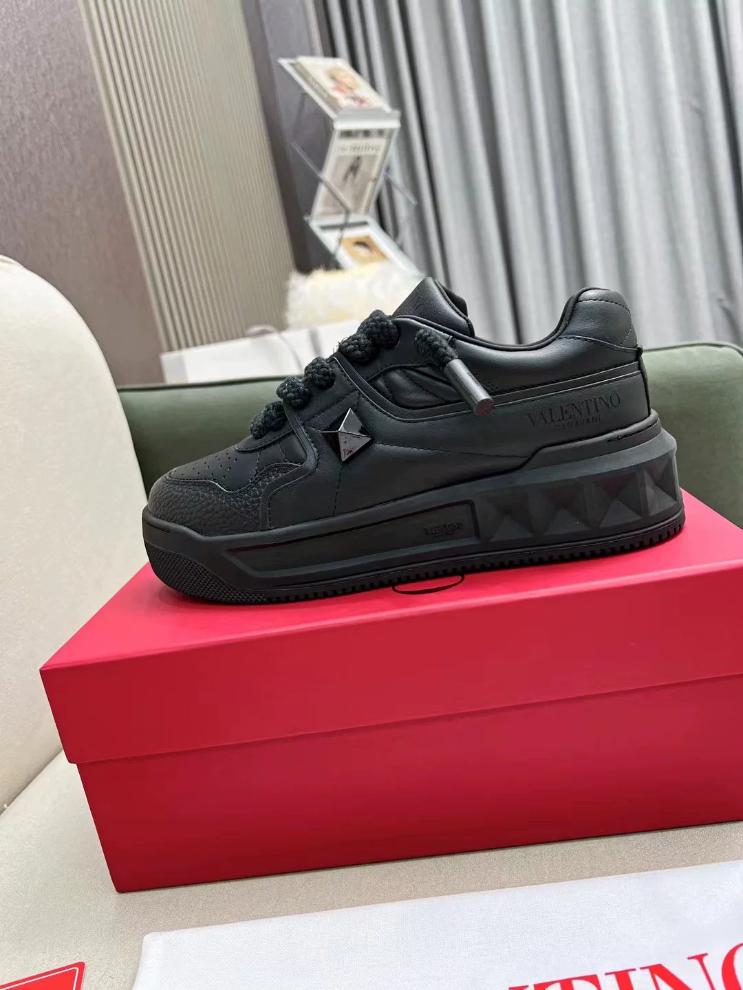 Новые низкие кеды на шнуровке для отдыха Valentino Fellen Tiannu, черно-белые классические мужские и женские кроссовки