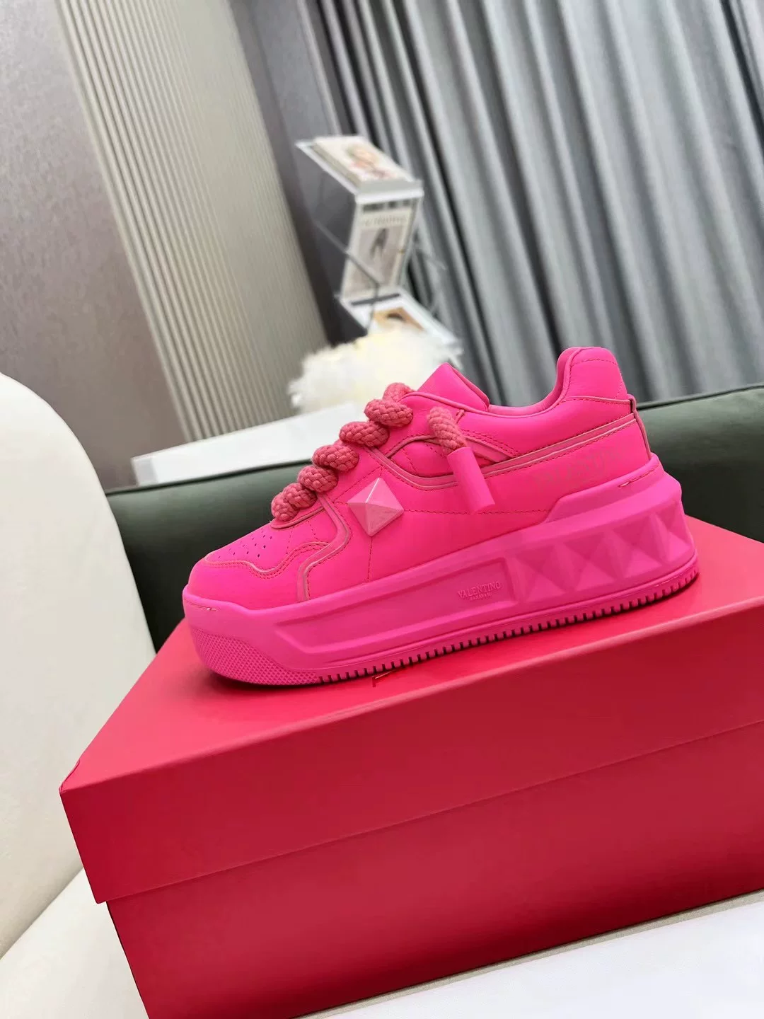 Новые низкие кеды на шнуровке для отдыха Valentino Fellen Tiannu, черно-белые классические мужские и женские кроссовки