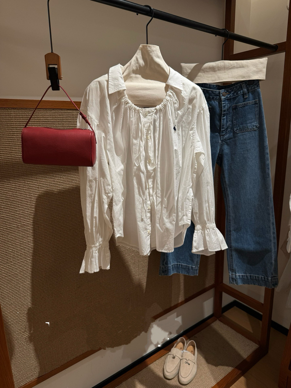 2026 Spring Style White Lace French Shirt with Drawstring Collar, Puff Sleeves, Loose Fit, Court Style Cotton Blouse