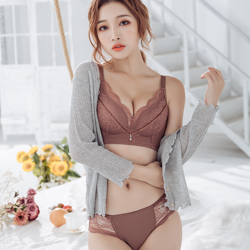 Mùa hè đồ lót thiết lập một bộ womens dày và mỏng sâu V-sclending tụ tập để thu thập các quần lót áo ngực vú phụ ngực thép-miễn phí.