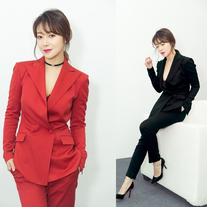 Bộ đồ thời trang Hàn Quốc áo khoác nữ màu đỏ thuần trắng Bộ đồ hai mảnh màu trắng Slim khí chất nữ chuyên nghiệp phù hợp với nước hoa nhỏ thời trang nữ cao cấp