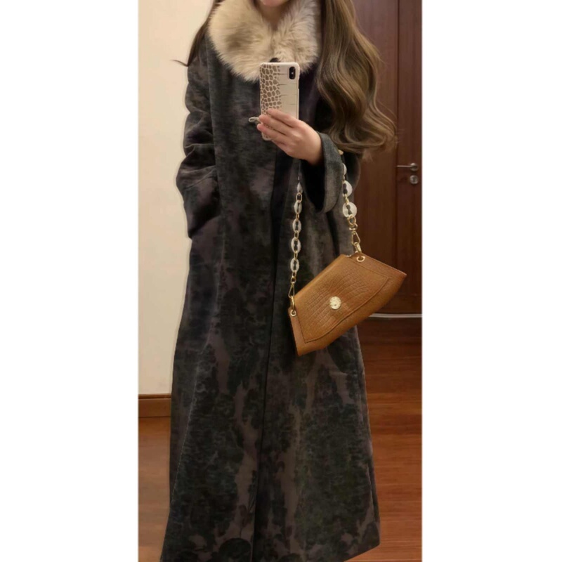 Vintage High-End Style Long Coat with Fur Collar, Plus-Size for Curvy Women, New Chinese-Style National Print, Thickened and Warm Woolen Coat Vintage High-End Style Long Coat with Fur Collar, Plus-Size for Curvy Women, New Chinese-Style National Print, Thickened and Warm Woolen Coat