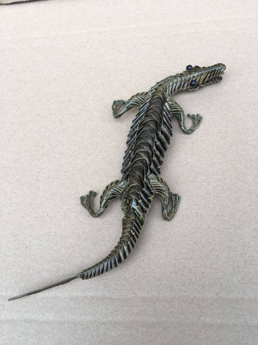 Grass-knitted animal brown choreography gift pendulum decorated crocodile Changsha Non-relic handmade traditional folk handmade and old outside