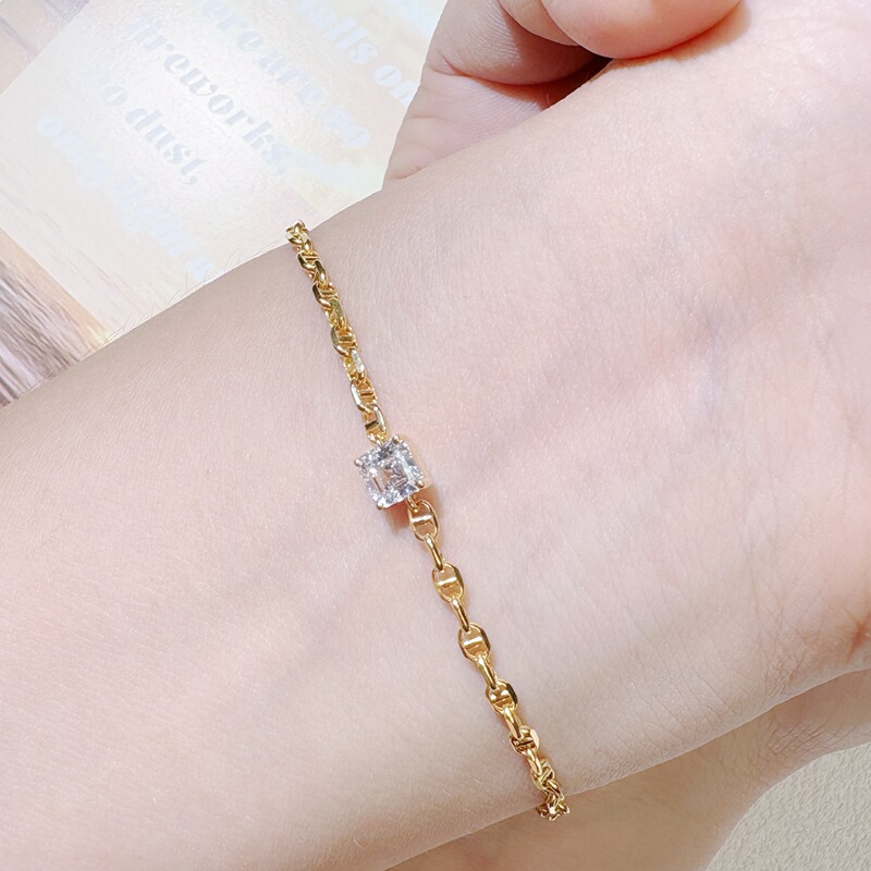Lab-Grown Diamond D Color Vvs Pig Nose Japanese-Style Bracelet 18K Gold Color Fashionable Versatile Bracelet 50 Points New Lab-Grown Diamond D Color Vvs Pig Nose Japanese-Style Bracelet 18K Gold Color Fashionable Versatile Bracelet 50 Points New