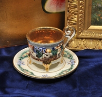 Capo heavy gilt embossed cup