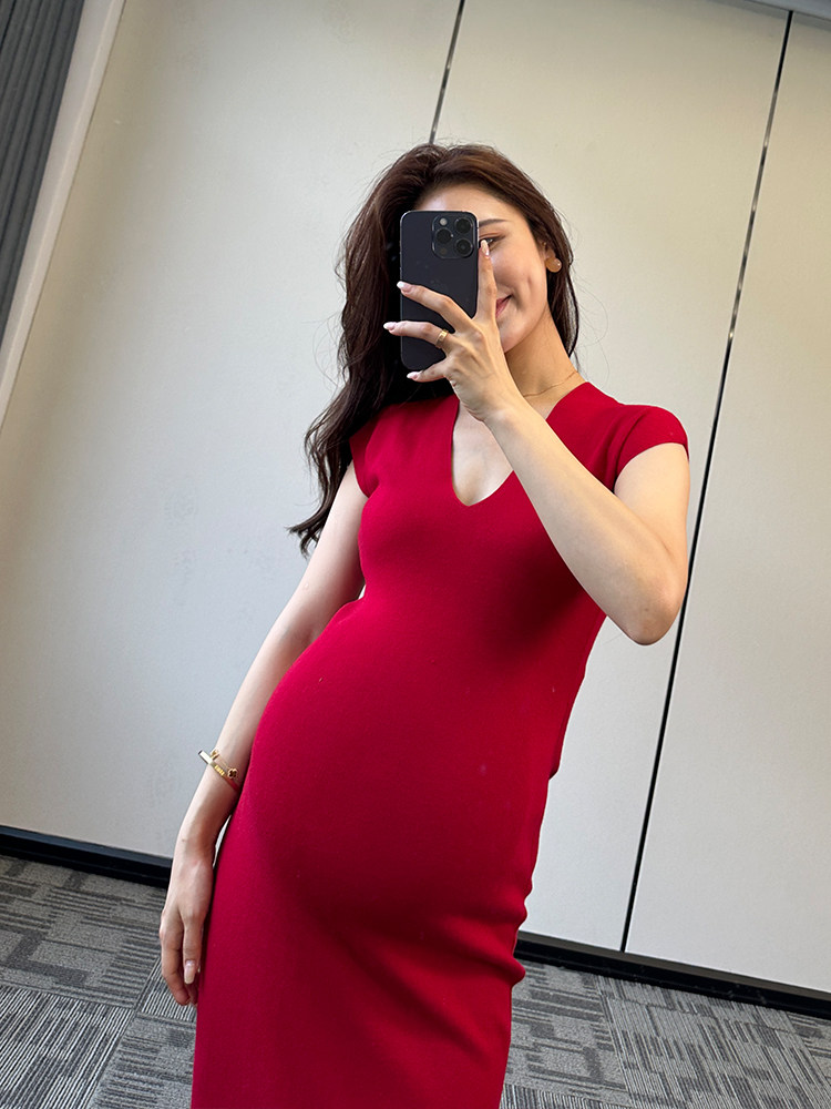 UMI MATERNITY AUTUMN NEW FRENCH RETRO RED DRESS NICHE STUNNING TEMPERAMENT FLYING SLEEVE LONG DRESS