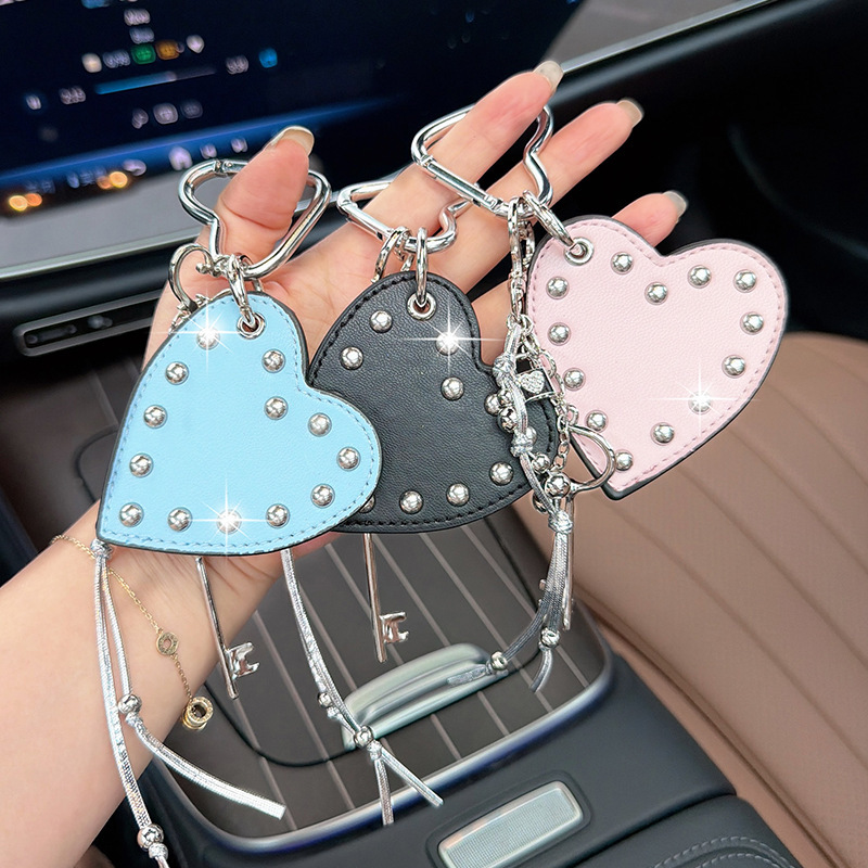 Creative Leather Rivet Heart-Shaped Keychain, Cute Bag Pendant, Small Gift Creative Leather Rivet Heart-Shaped Keychain, Cute Bag Pendant, Small Gift